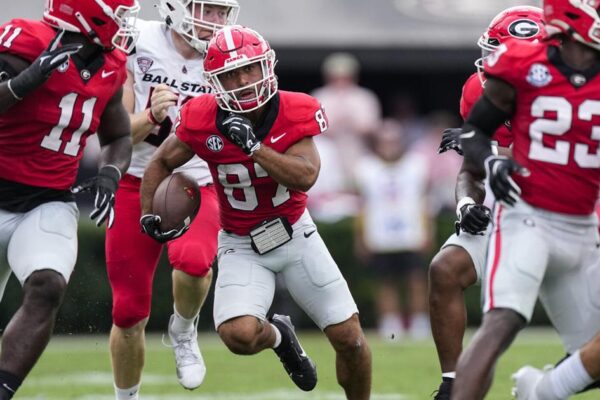 Georgia-Bulldogs-Rally-to-Secure-Victory-Against-South-Carolina-Game-Recap-infopulselive