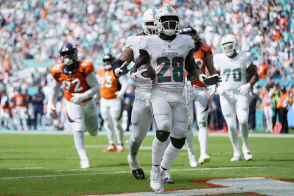 Historic-Showdown-Miami-Dolphins-Crush-Denver-Broncos-with-NFL-Record-Breaking-Victory-infopulselive-1