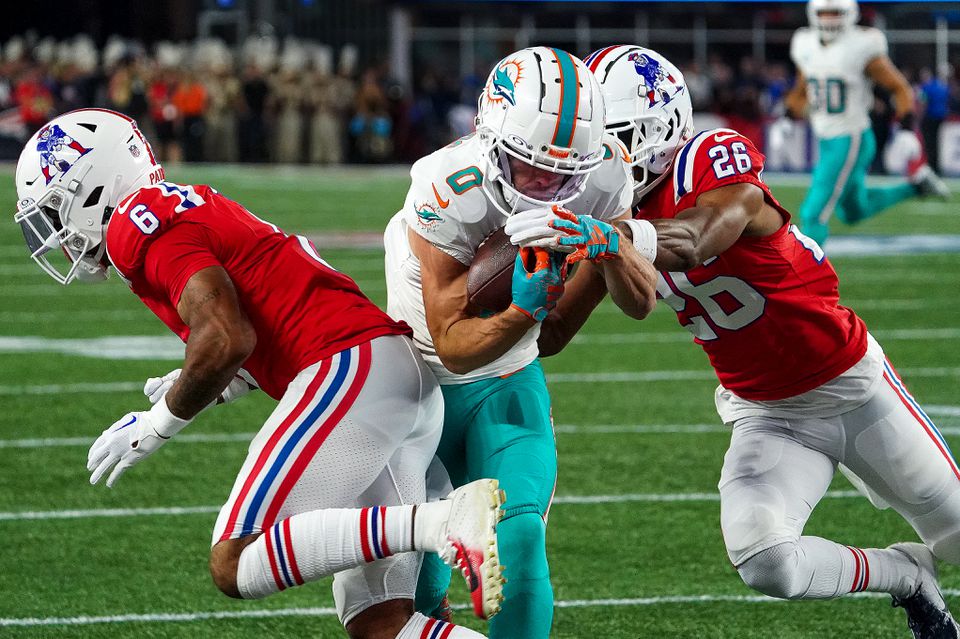 Patriots-vs-Dolphins-AFC-East-Showdown-Ends-in-Thrilling-Battle-Match-Report-infopulselive