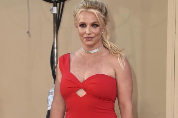 Britney-Spears-From-Pop-Princess-to-Fighting-for-Freedom-A-Look-Inside-Her-Memoir-infopulselive