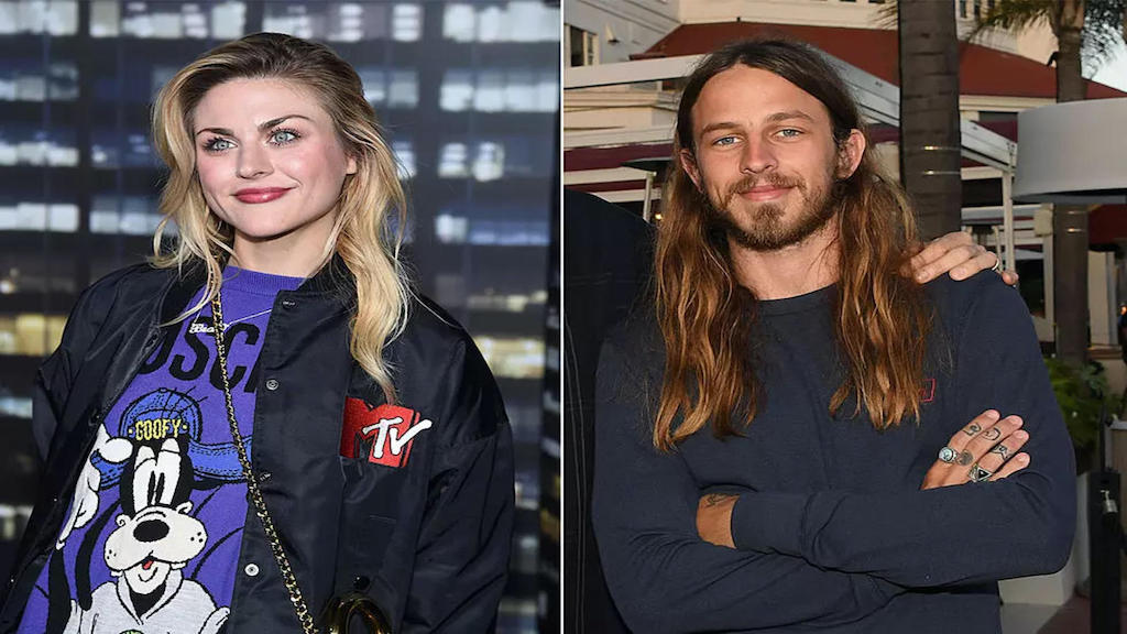 Frances-Bean-Cobain-and-Riley-Hawk-A-90s-Nostalgia-Infused-Wedding-infopulselive