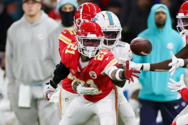 Kansas-City-Chiefs-Defense-Dominates-Dolphins-A-Game-Changing-Performance-infopulselive
