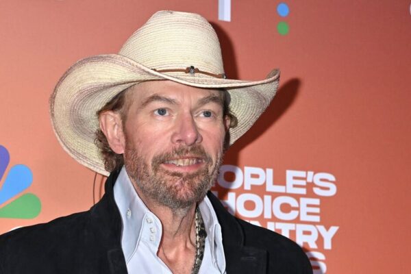 Country-Music-Mourns-Toby-Keiths-Battle-with-Stomach-Cancer-Ends-at-62- Understanding-the-Silent-Signs-infopulselive
